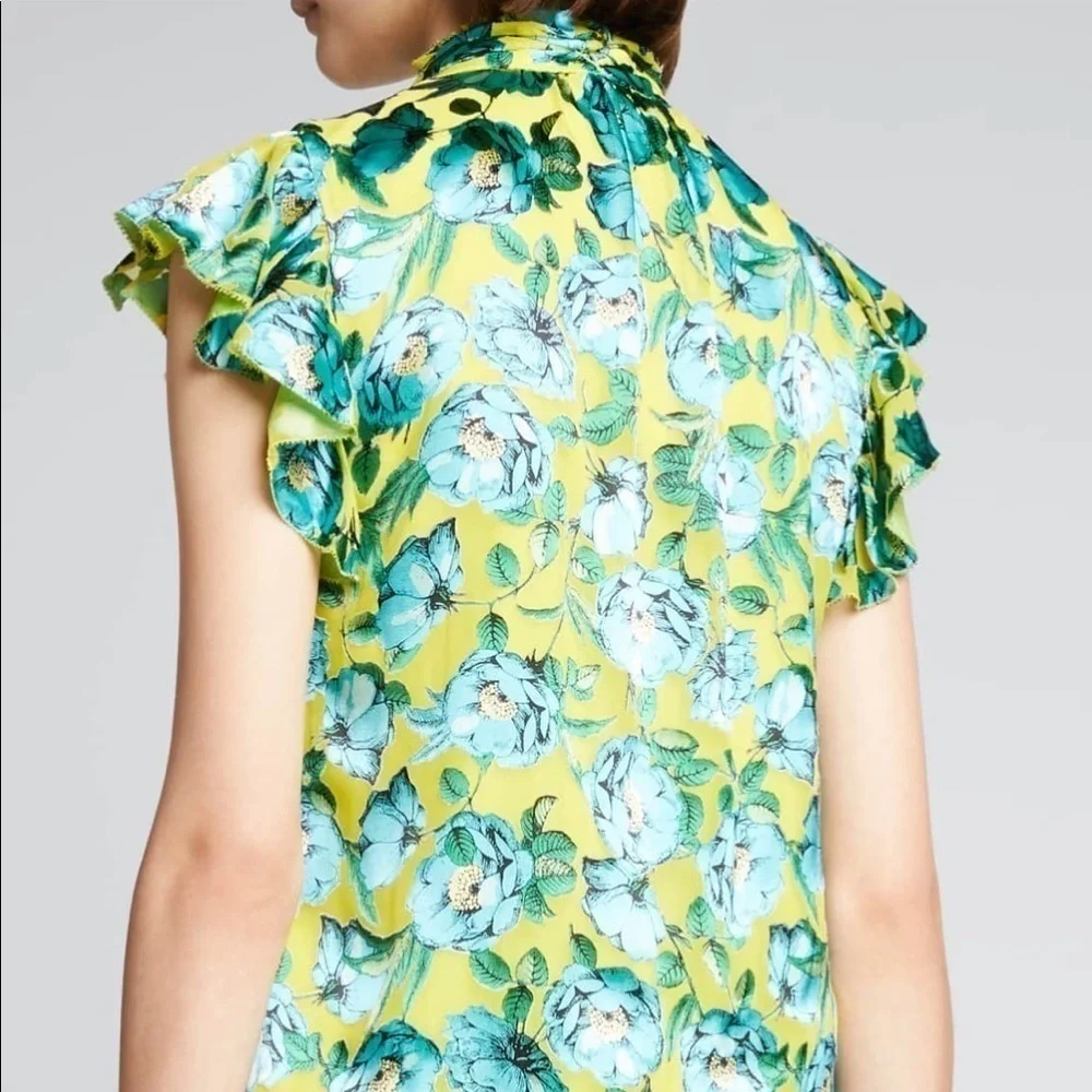 ALICE + OLIVIA Jordana Bow-Collar Button-Front Blouse - Picture 12 of 14